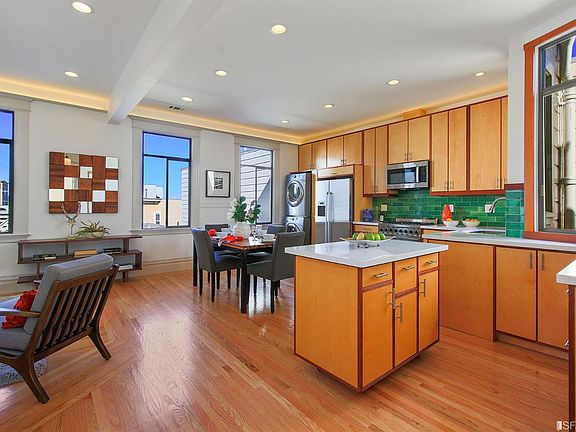 3rd image of 878 Lombard St