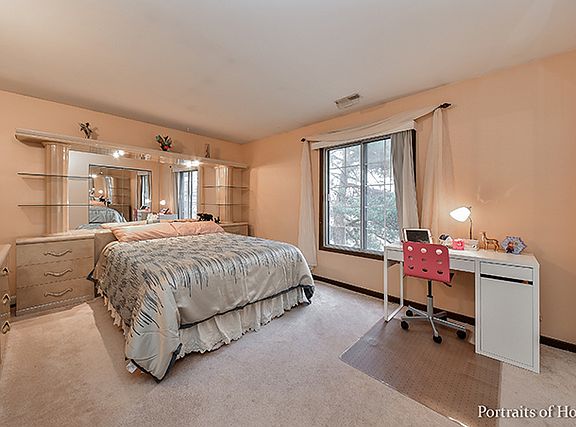 5th image of 1719 Lakecliffe Dr APT B