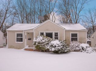 2484 Greenvale Rd, Cleveland, OH 44121