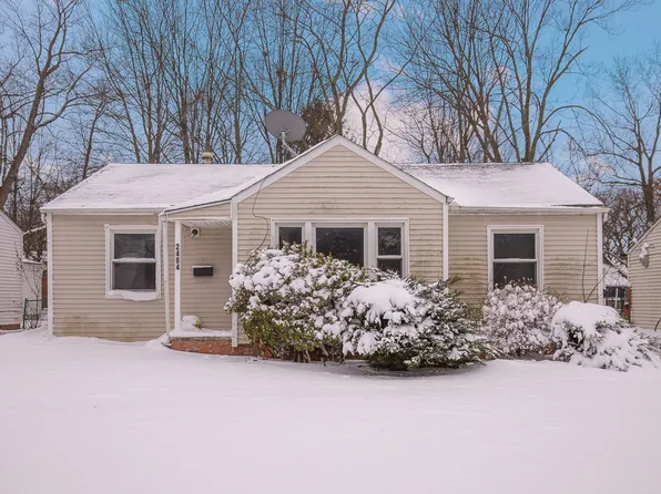 2484 Greenvale Rd, Cleveland, OH 44121