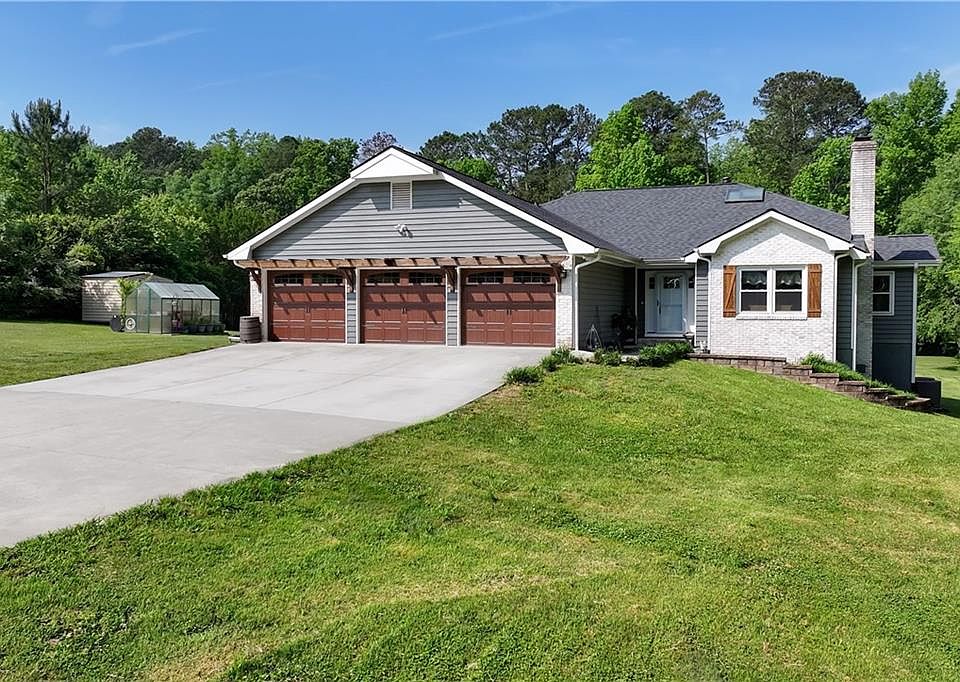 1st image of 2408 Smith Dr