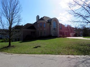 10455 Litzsinger Rd, Saint Louis, MO 63131