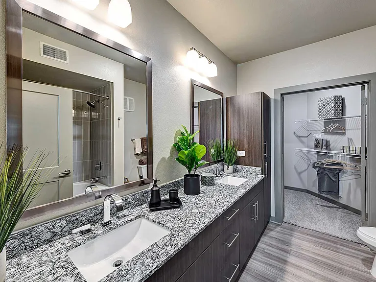 North 680 — Photo 14