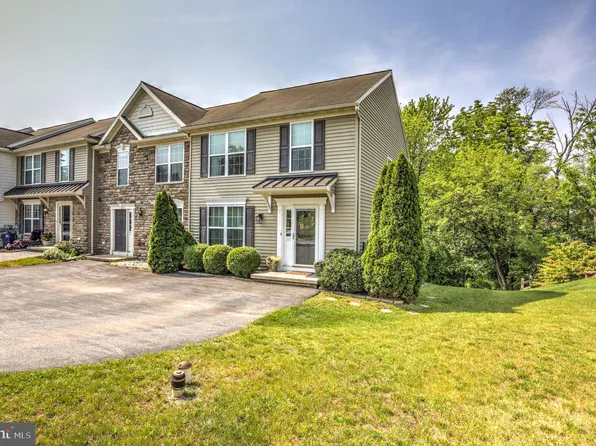 111 Ironwood Ct, Denver, PA 17517