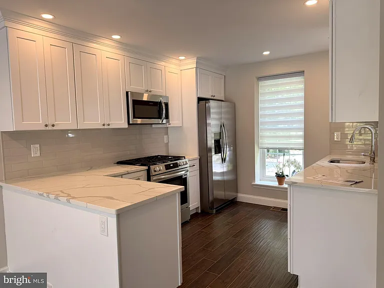 15 Llanfair Rd #D — Photo 12