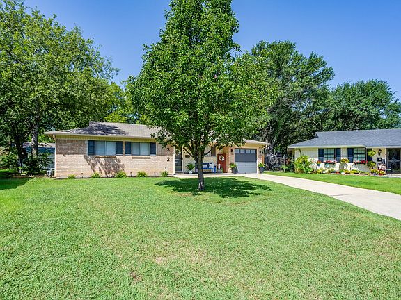 2nd image of 312 Gardenia Ct