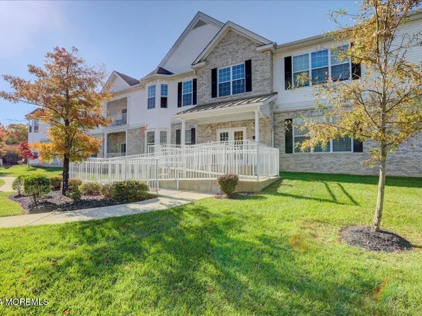 112 Canterbury Lane, Morganville, NJ 07751