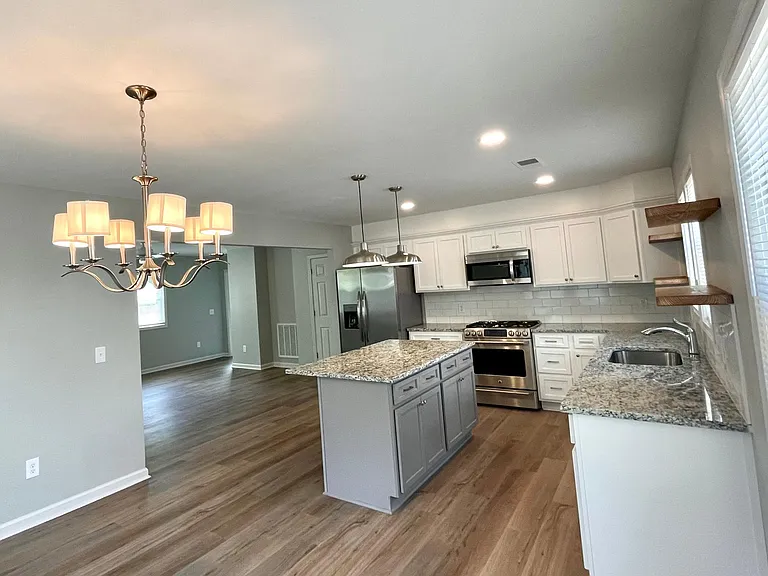 475 N Saylor St — Photo 6