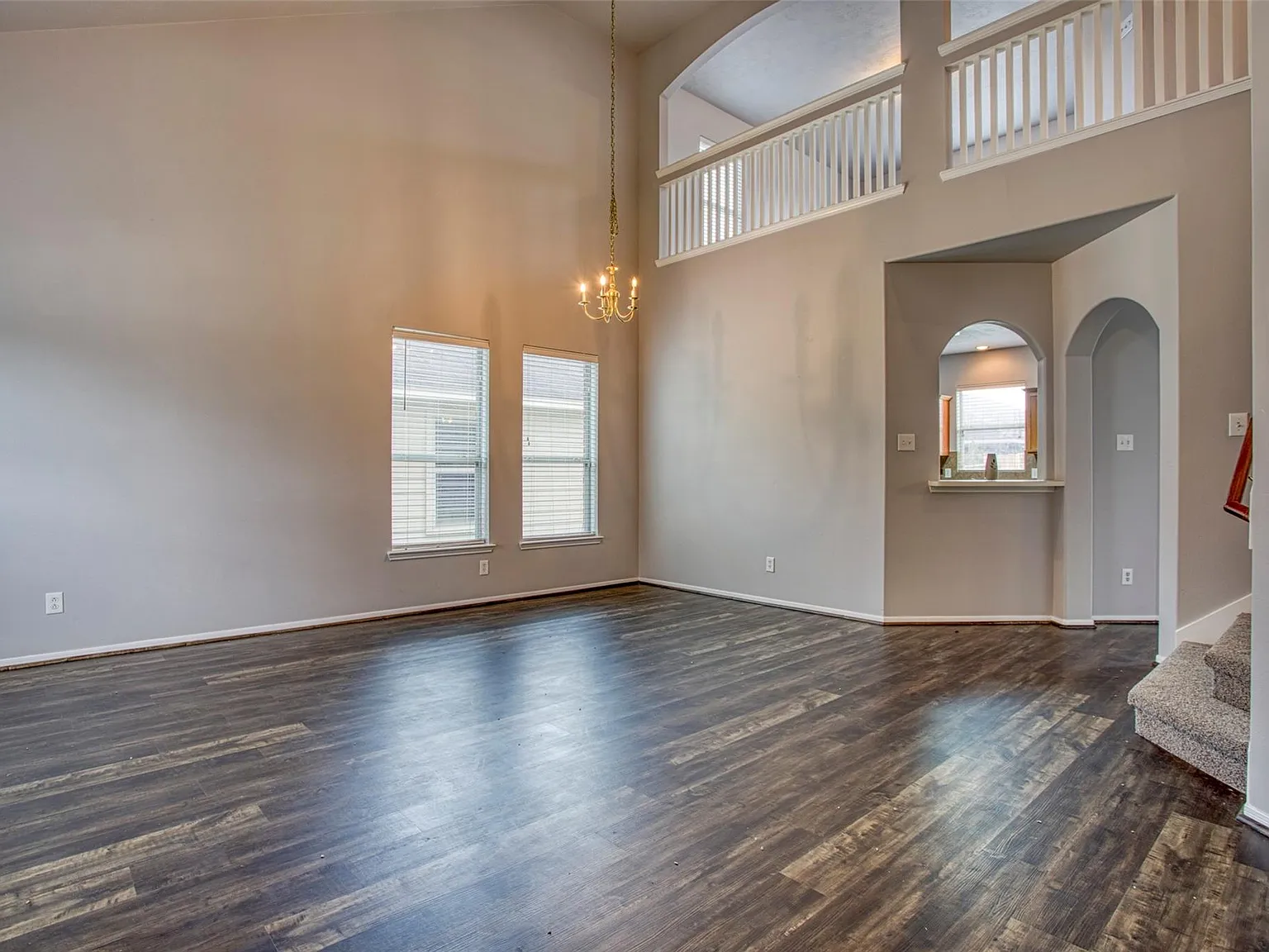 3 bed, 2.5 bath, 2199 sqft, $2,395 — Photo 3