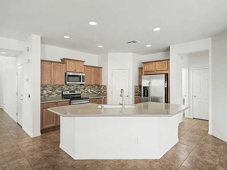 2048 W Monte Cristo Ave — Photo 13