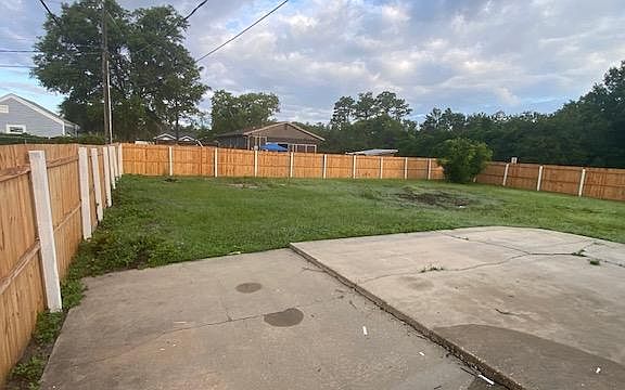 2nd image of 716 Mountain Way Ave