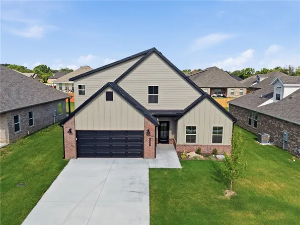 2307 N Lexington St, Siloam Springs, AR 72761