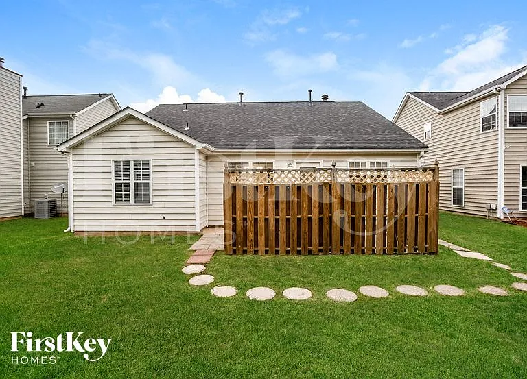 8507 Redstone View Dr — Photo 15