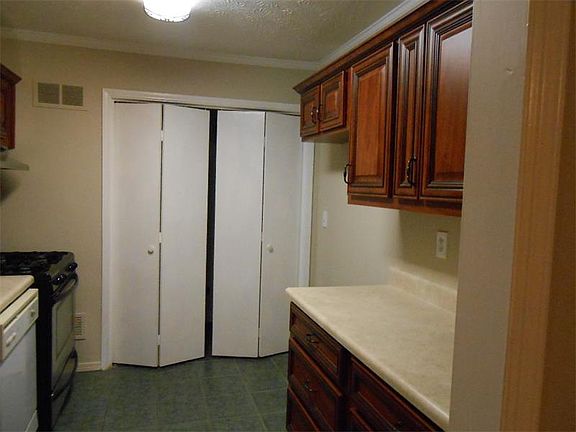 4th image of 1105 Country Park Dr SE