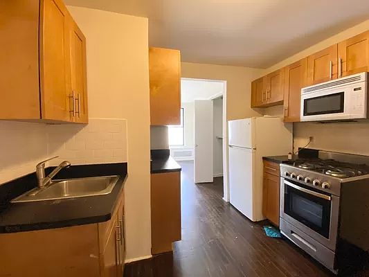 1st image of 1604 1st Ave #5BB