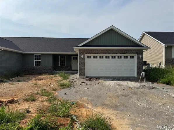 270 Railroad St, Moscow Mills, MO 63362