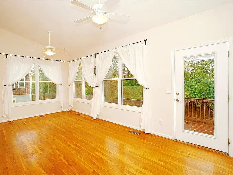 4907 Forest Ridge Dr — Photo 10