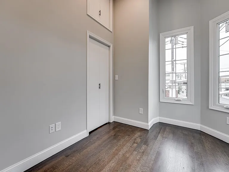 130 W Side Ave #1 — Photo 7