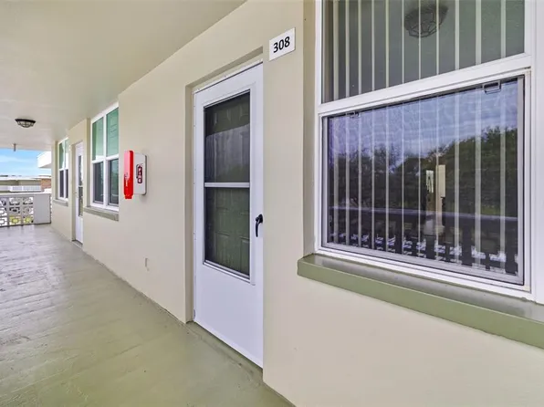 4885 1st St NE APT 308, Saint Petersburg, FL 33703