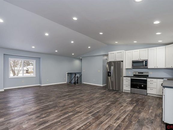 4th image of 47953 Kelley Dr