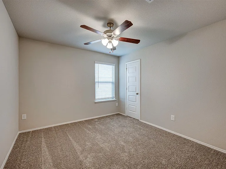 1710 Goose Island Ln — Photo 17