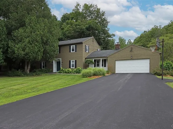 15 Bovington Ln, Fayetteville, NY 13066