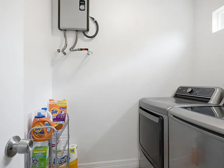 2204 Ash Crescent St #2204 — Photo 21