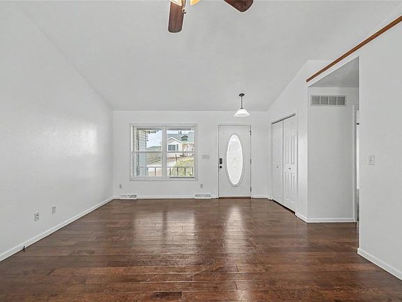 4th image of 162 Sawmill Ln
