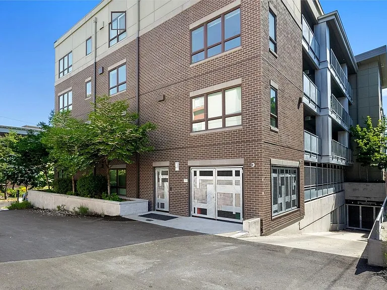 Denny 18 Apartments — Photo 7