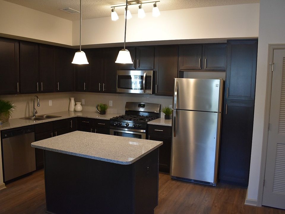 1st image of 932 Freedom Way #2-102