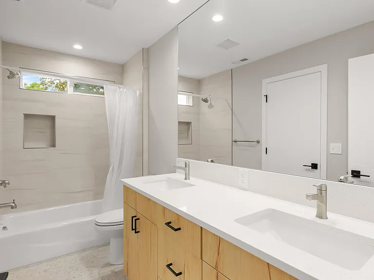 3275 SE Francis St — Photo 10