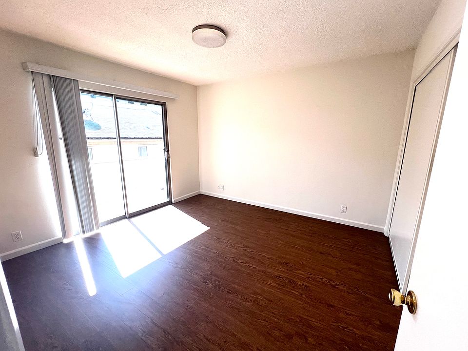 1st image of 1337 N Gardner St APT 7