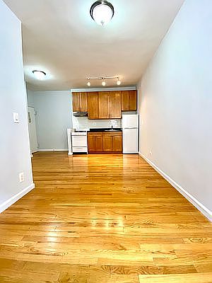 3rd image of 504 E 79th St #5V