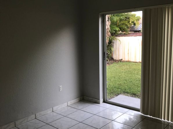 18351 SW 135th Ave, Miami, FL 33177