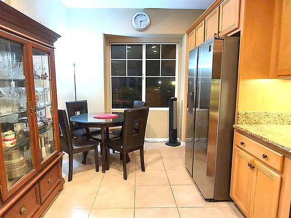 5th image of 3414 Kensington Ct