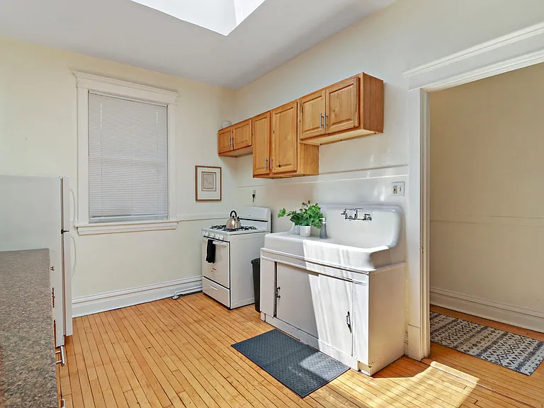 5220 N. Clark Street — Photo 10