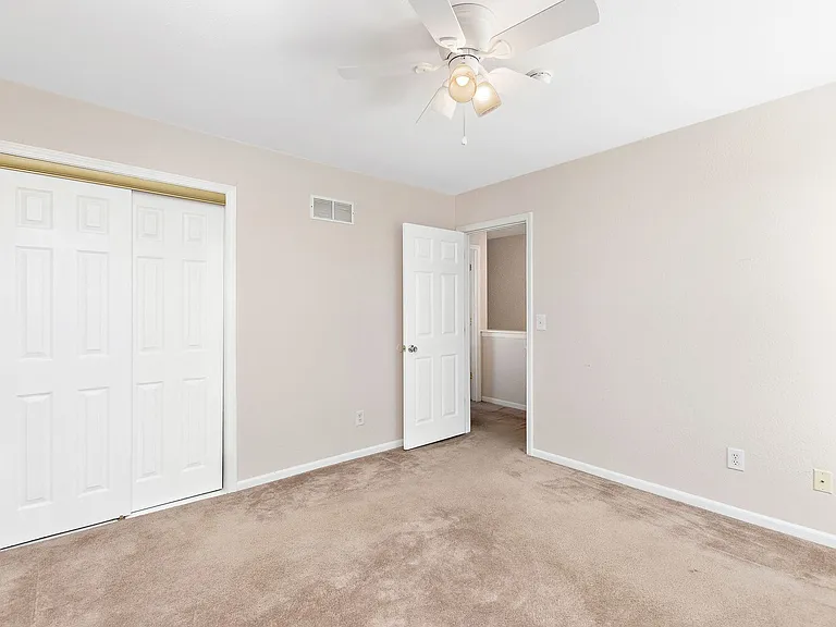 Windsor Townhomes Community — Photo 13