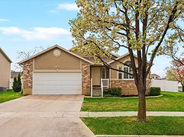 2249 W Craig Ln, Syracuse, UT 84075