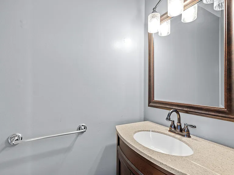345 15th Ave S #1 — Photo 15