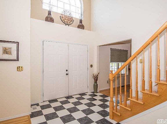 3rd image of 10 Winterberry Dr