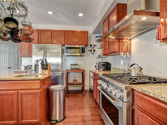 Six Burner Gas Cooktop