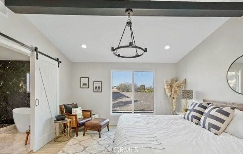 7 bed, 2789 sqft, $9,500 — Photo 2