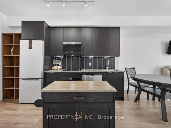 474 Caldari Rd #1902, Vaughan, ON L4K 4G3
