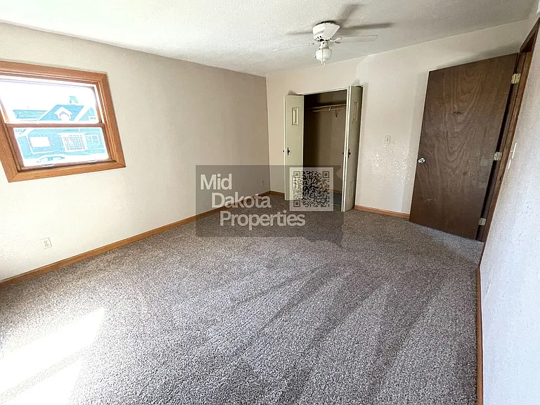 420 E 6th Ave — Photo 9