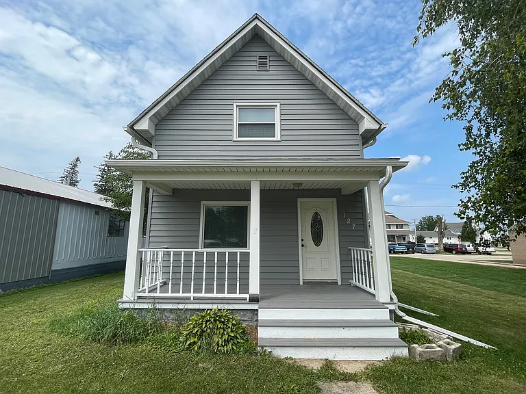 127 E Main St — Photo 2