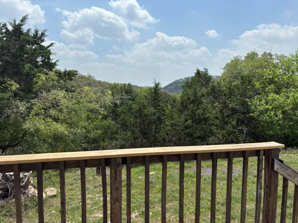 370 Duck Mountain Ln, Canyon Lake, TX 78133