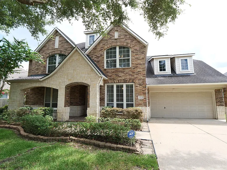 22719 Sierra Lake Ct — Photo 2