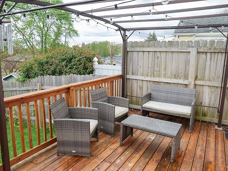 435 Ballard Ave — Photo 24