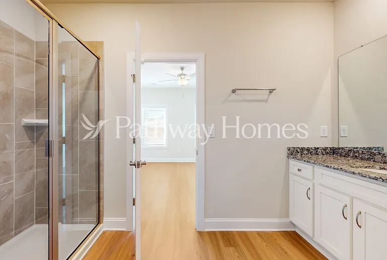 112 S Sina St — Photo 10