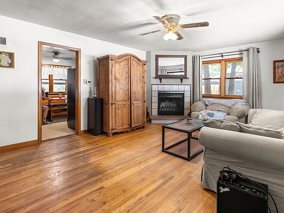 2nd image of 808 Francis St